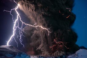 Tempesta di Fulmini sul Vulcano